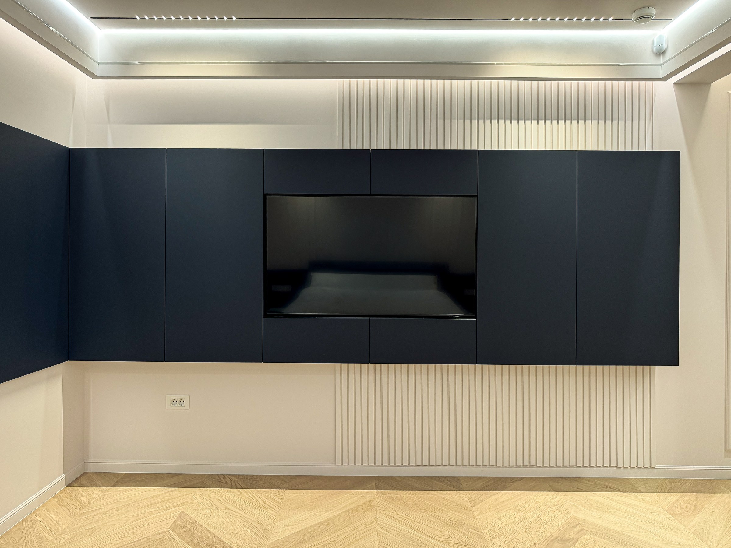 Residential House Cluj — Bedroom with accent wall