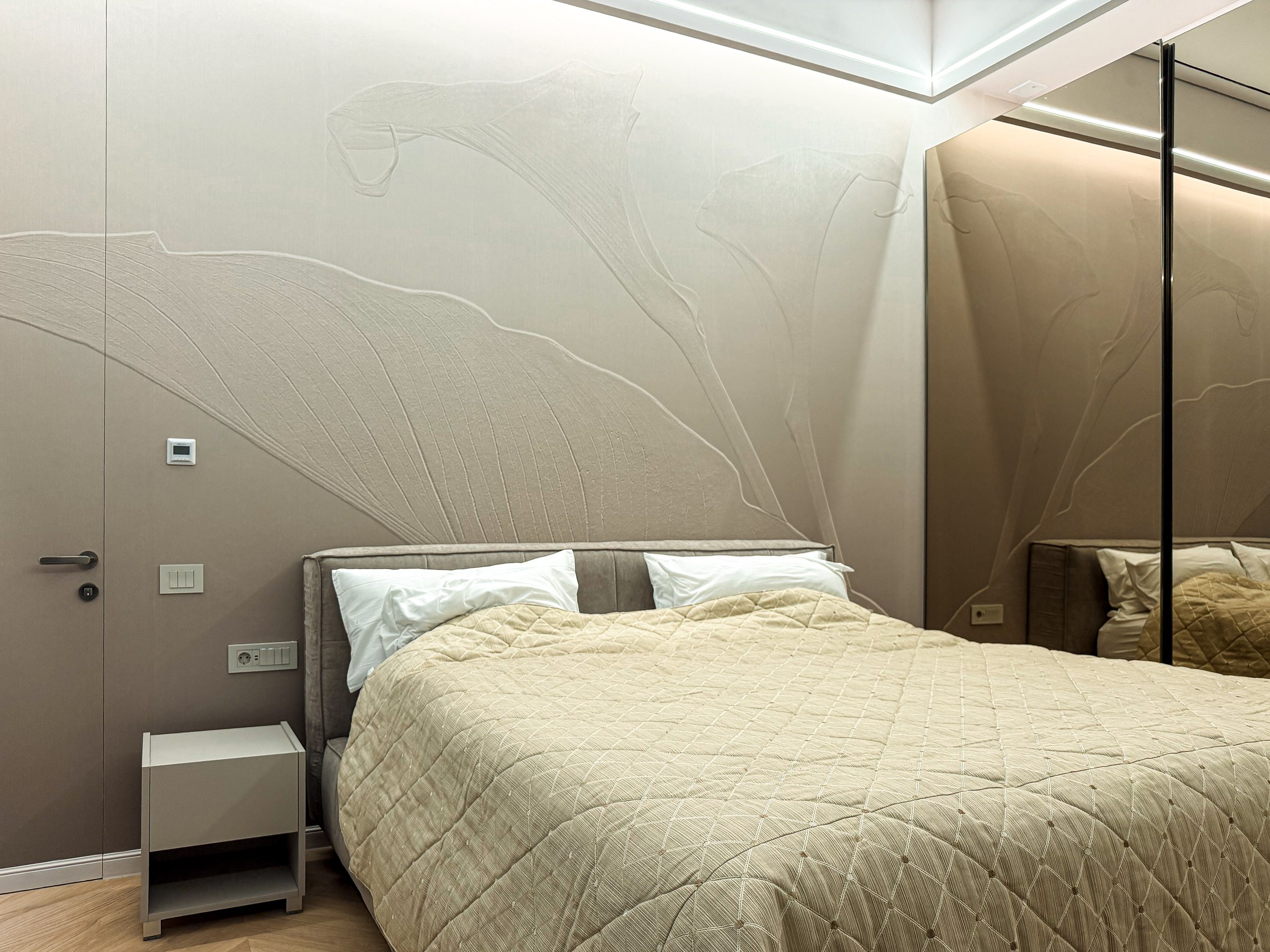 Residential House Cluj — Bedroom with linear ambient lighting